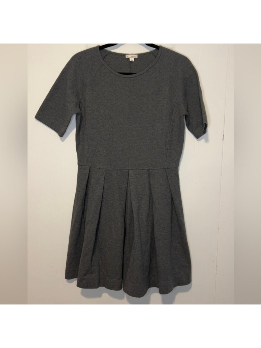 Gap Women’s Gray Short Sleeve Pleated Fit & Flare Mini Dress 1052 51925